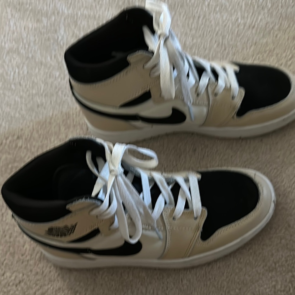 Nike Women's Sneakers - Black and Cream